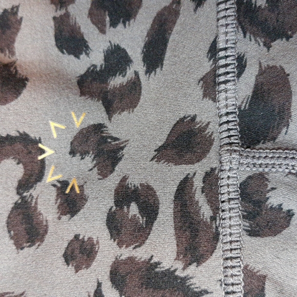 Varley Small Animal Leopard Cheetah Print Leggings - Picture 14 of 15